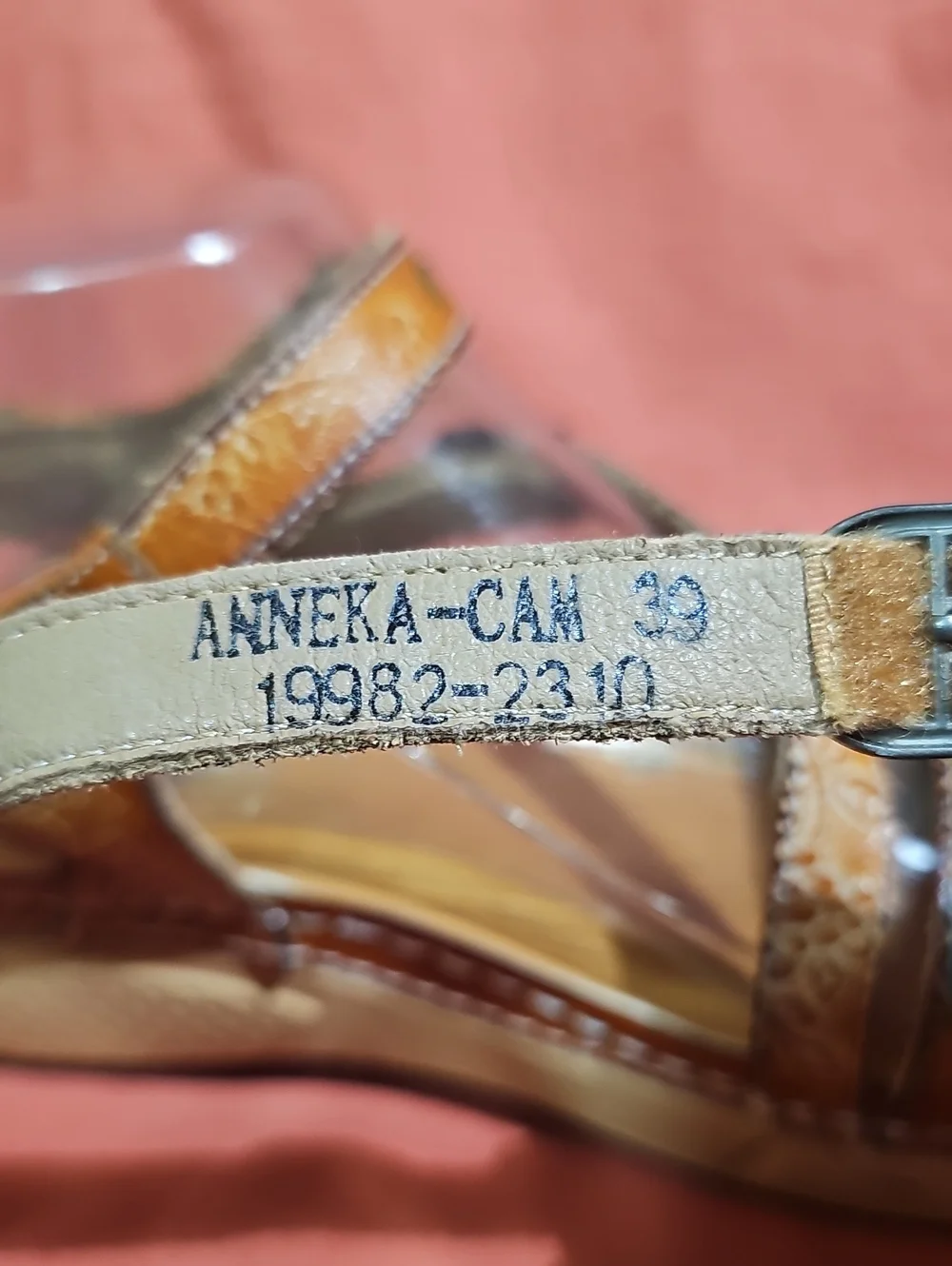 L'artiste Leather ANNEKA -CAM 39 Sandals